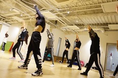 エイベックス・ダンスマスター、パルバル湘南スポーツクラブでの本格K-POP ダンススクール