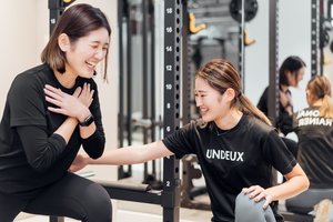 女性の真の美しさを運動と食事改善により取り戻す